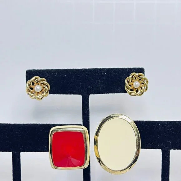 Vintage Lot of 5 Gold Tone Pierced Earrings (5624) - Picture 2 of 6